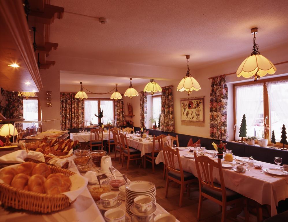 Haus Wallis Hotel Lech am Arlberg Exterior photo