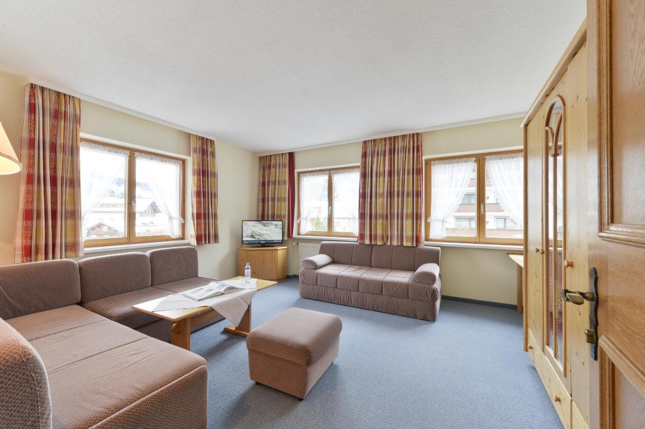 Haus Wallis Hotel Lech am Arlberg Room photo