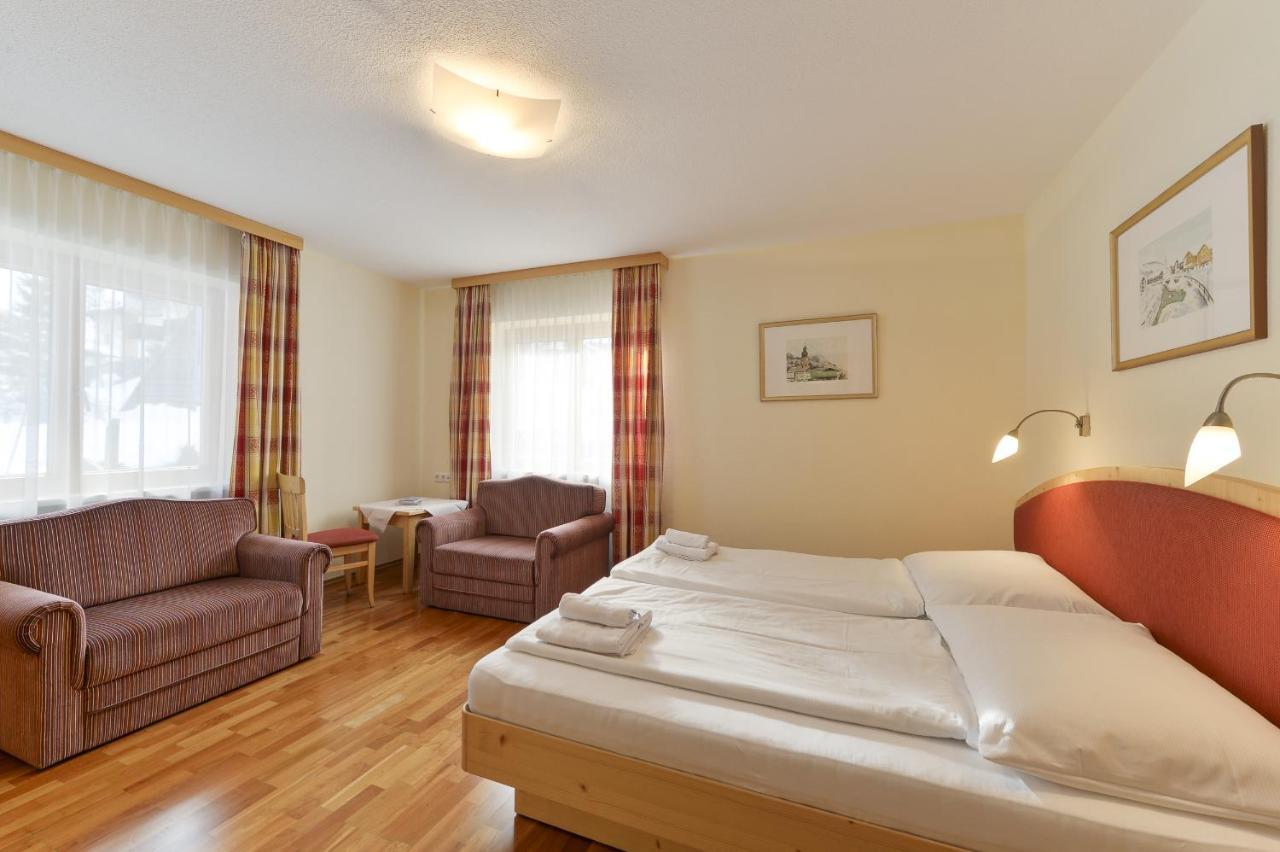 Haus Wallis Hotel Lech am Arlberg Room photo